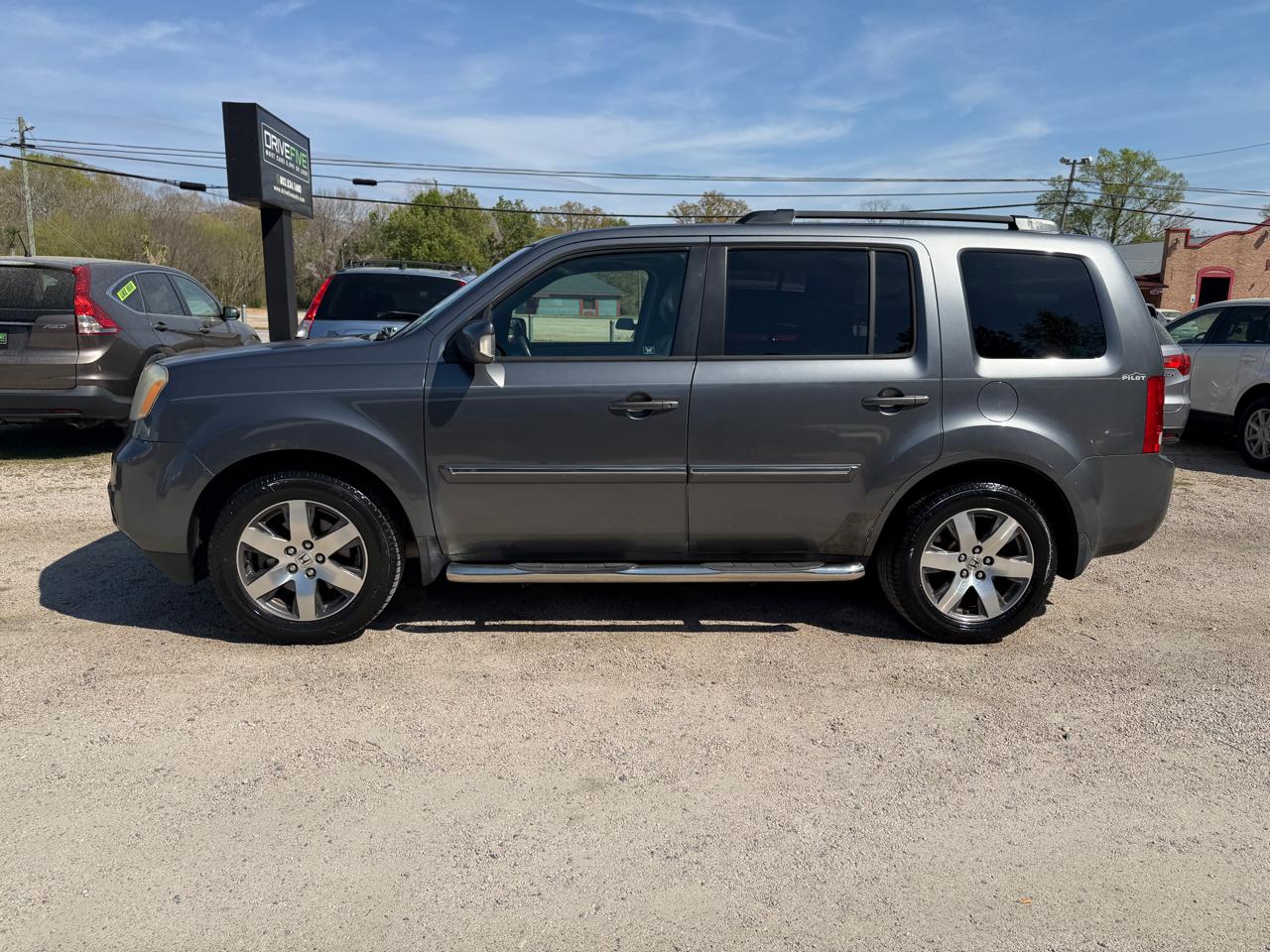 Honda Pilot Touring 2WD 5-Spd AT with DVD 2012