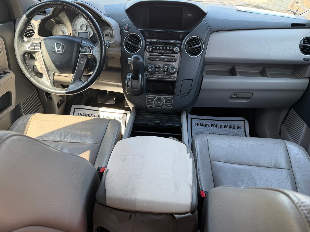 Honda Pilot Touring 2WD 5-Spd AT with DVD 2012