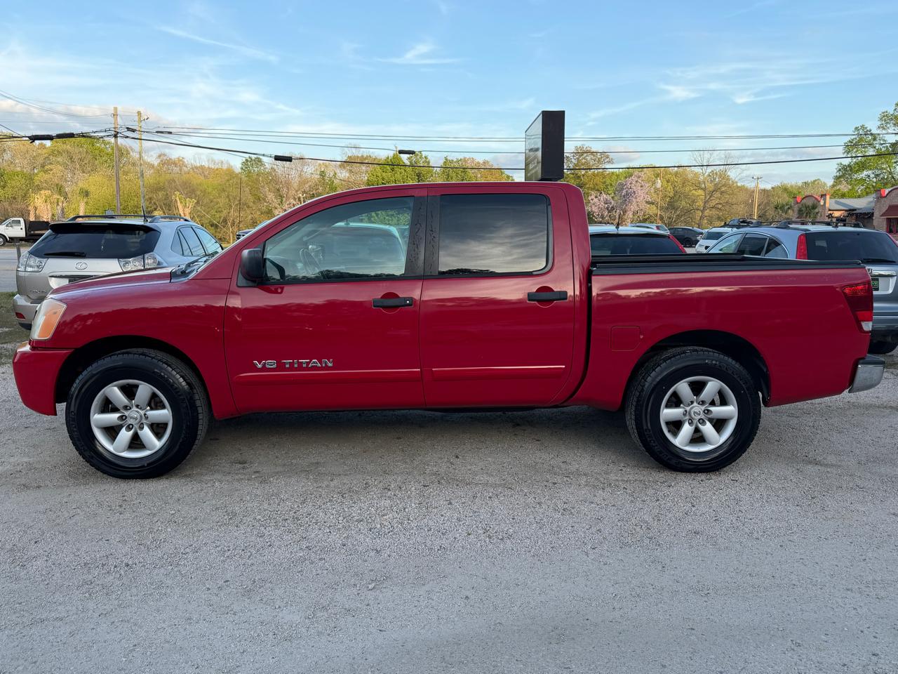 Nissan Titan SV Crew Cab 2WD 2011