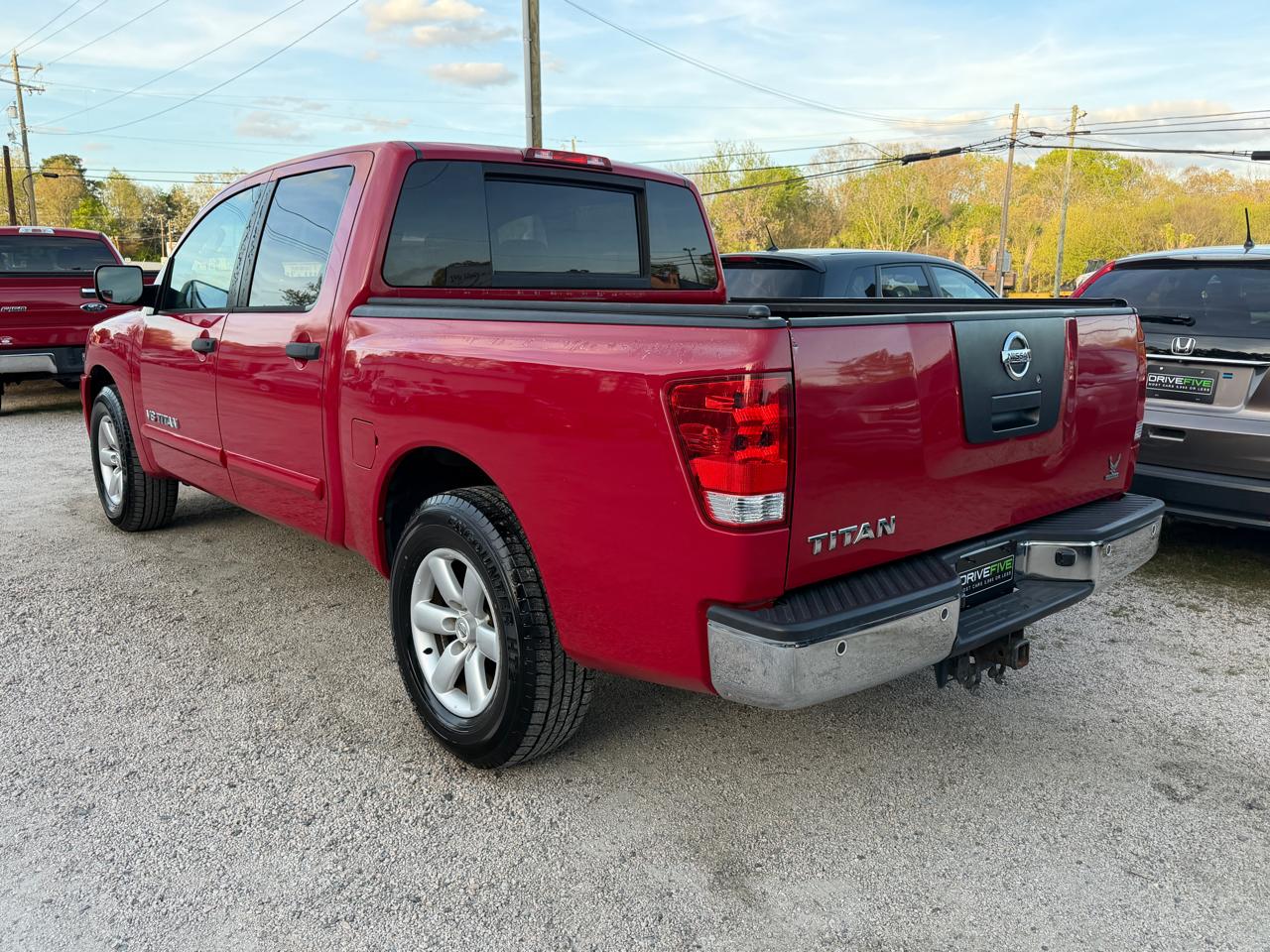 Nissan Titan SV Crew Cab 2WD 2011