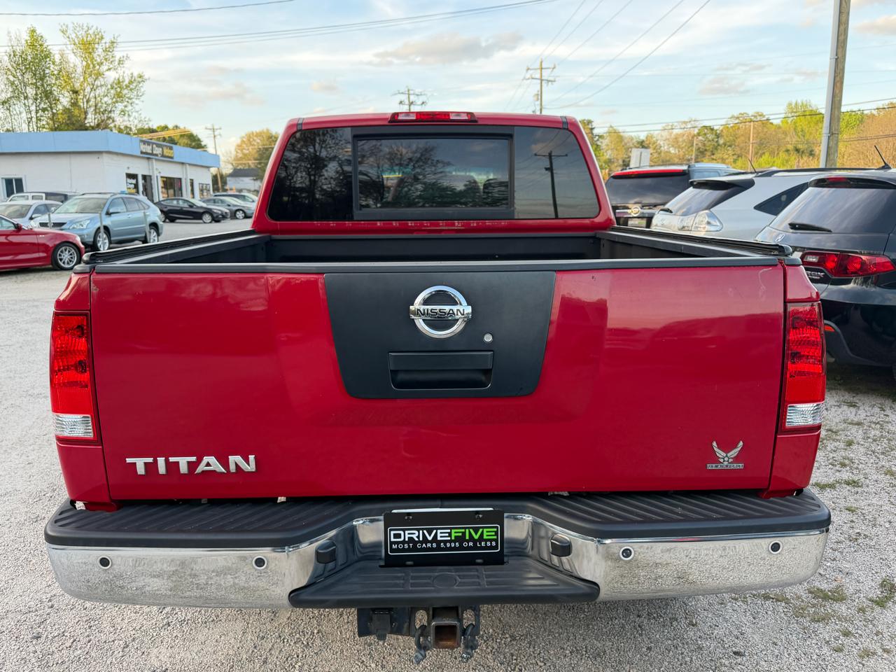 Nissan Titan SV Crew Cab 2WD 2011
