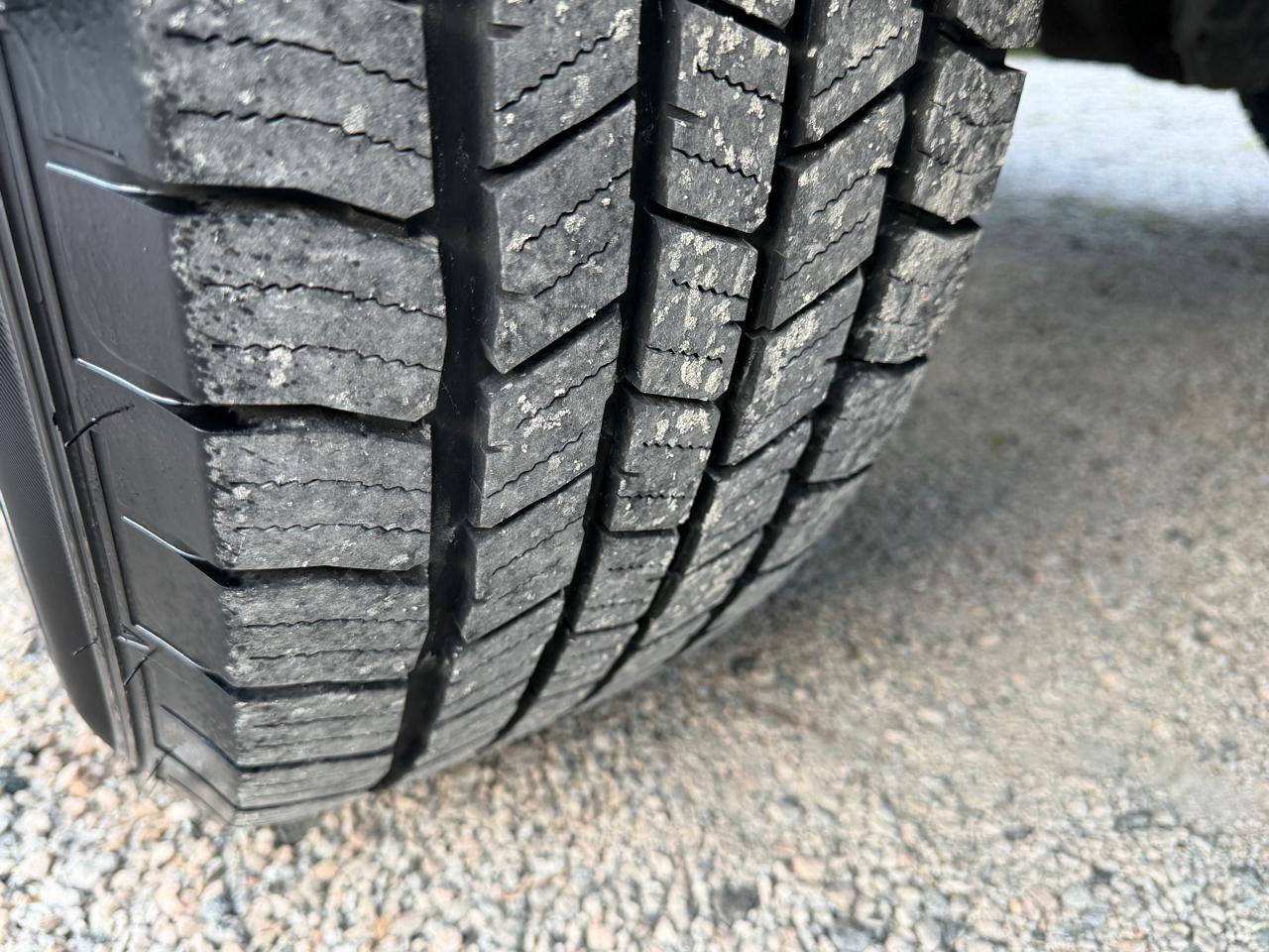 Nissan Titan SV Crew Cab 2WD 2011