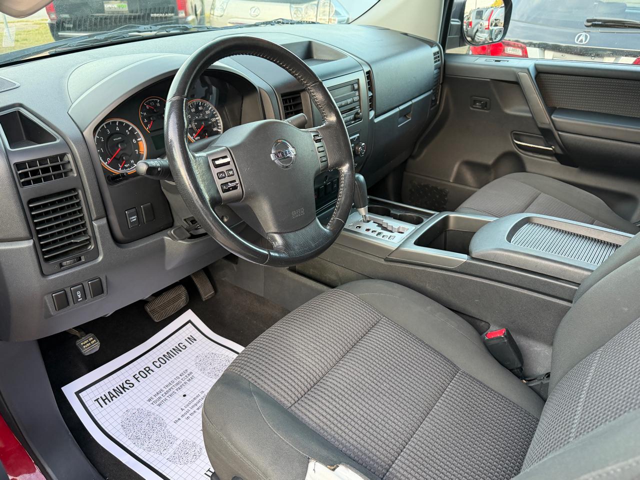 Nissan Titan SV Crew Cab 2WD 2011