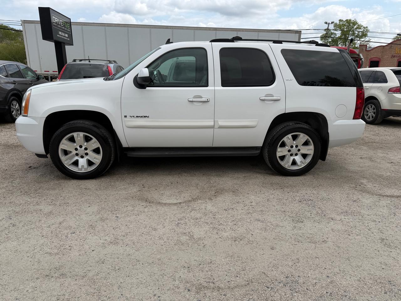 GMC Yukon SLE-1 2WD 2007