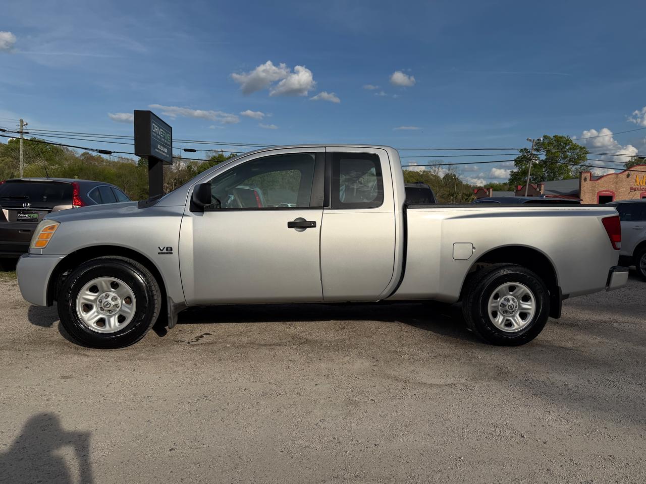 Nissan Titan XE King Cab 2WD 2004