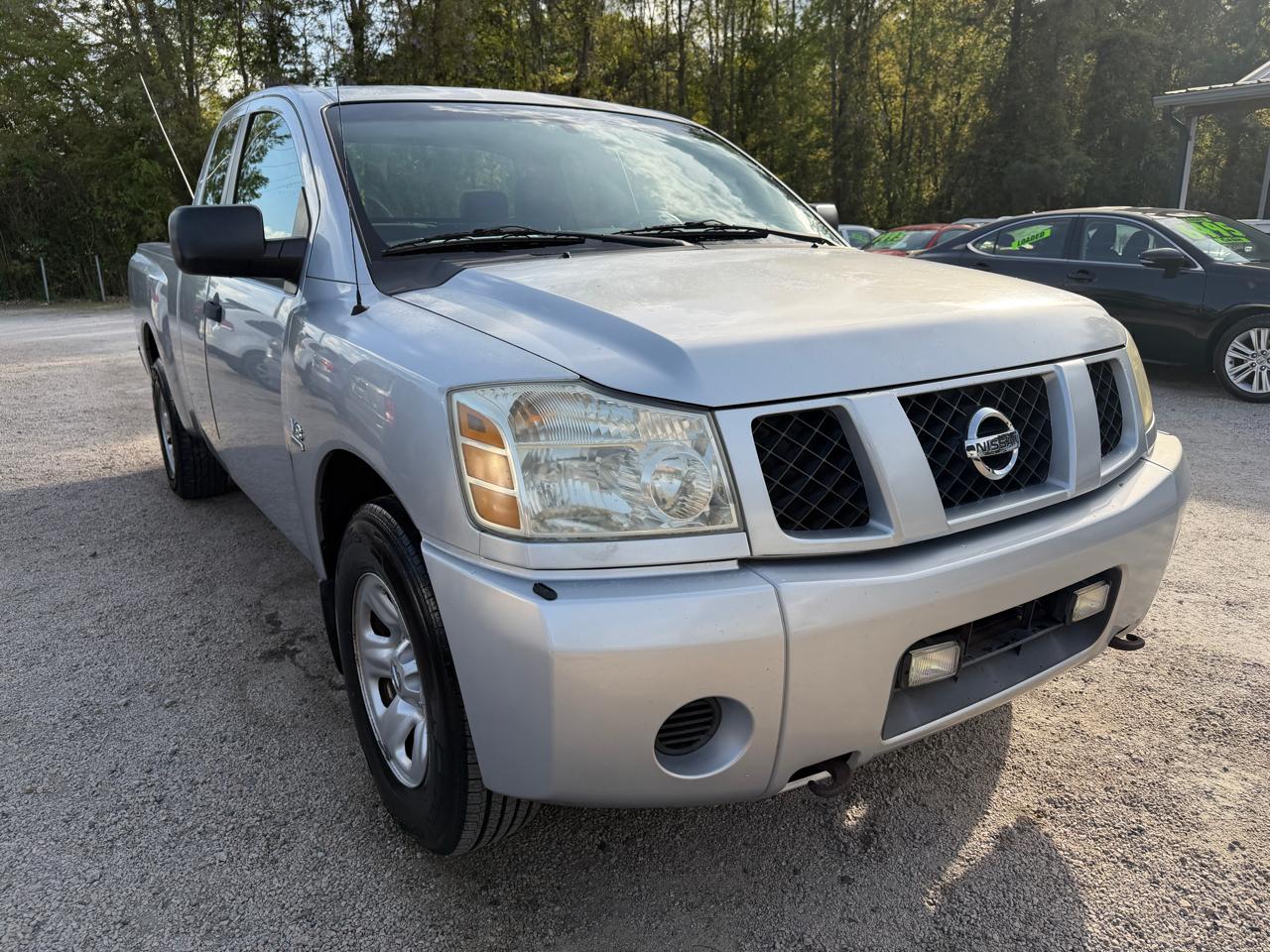 Nissan Titan XE King Cab 2WD 2004