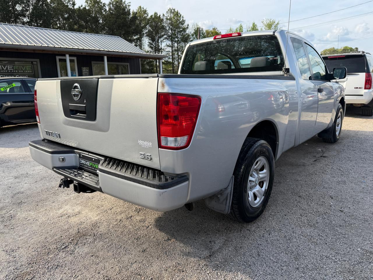 Nissan Titan XE King Cab 2WD 2004
