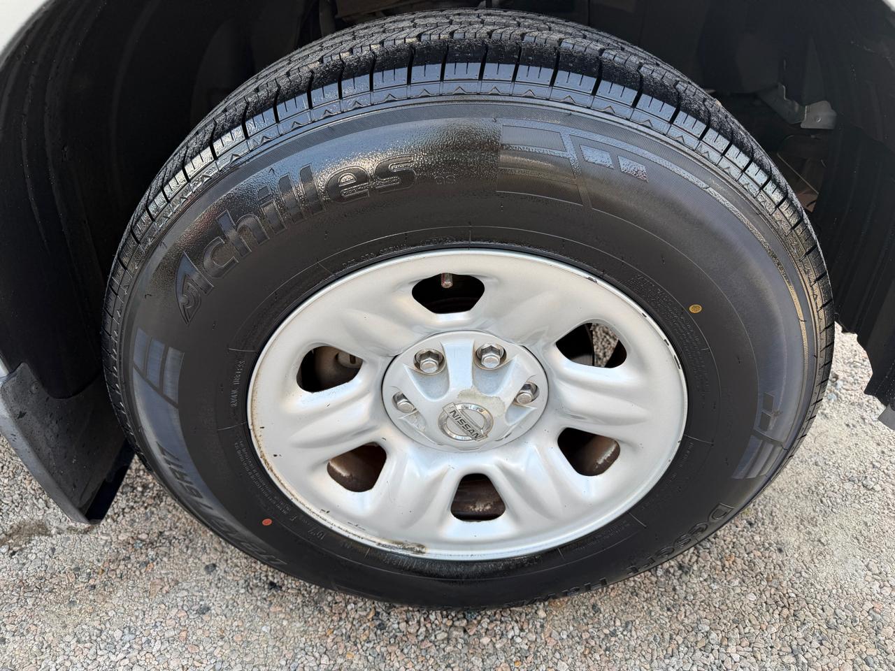 Nissan Titan XE King Cab 2WD 2004