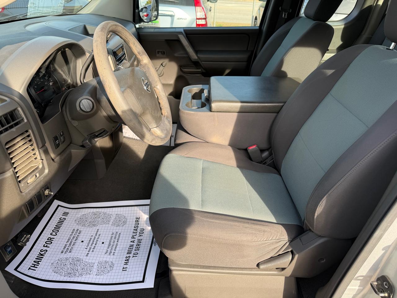 Nissan Titan XE King Cab 2WD 2004