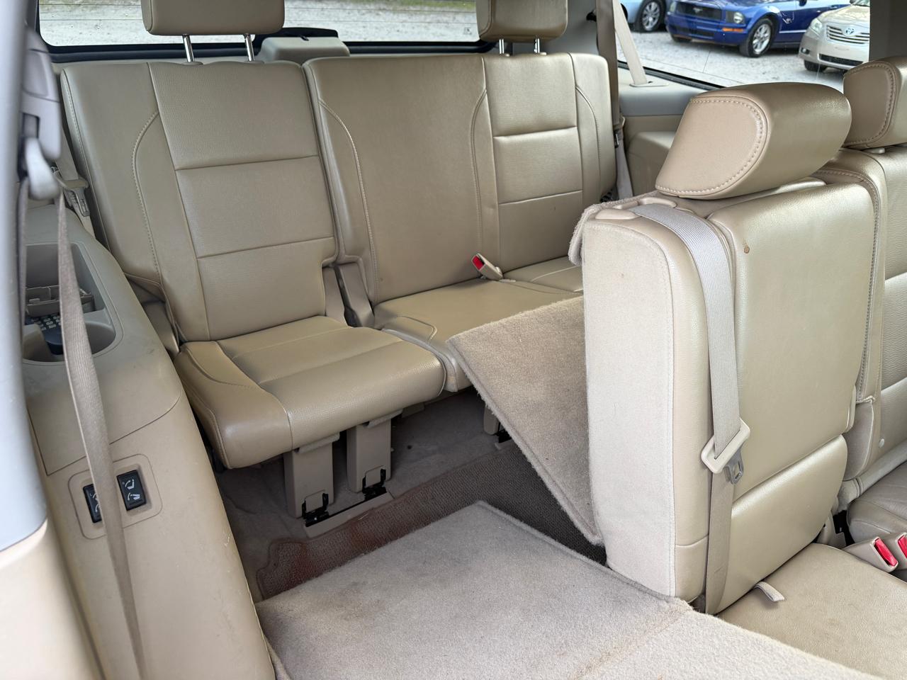 Nissan Armada SL 4WD 2011