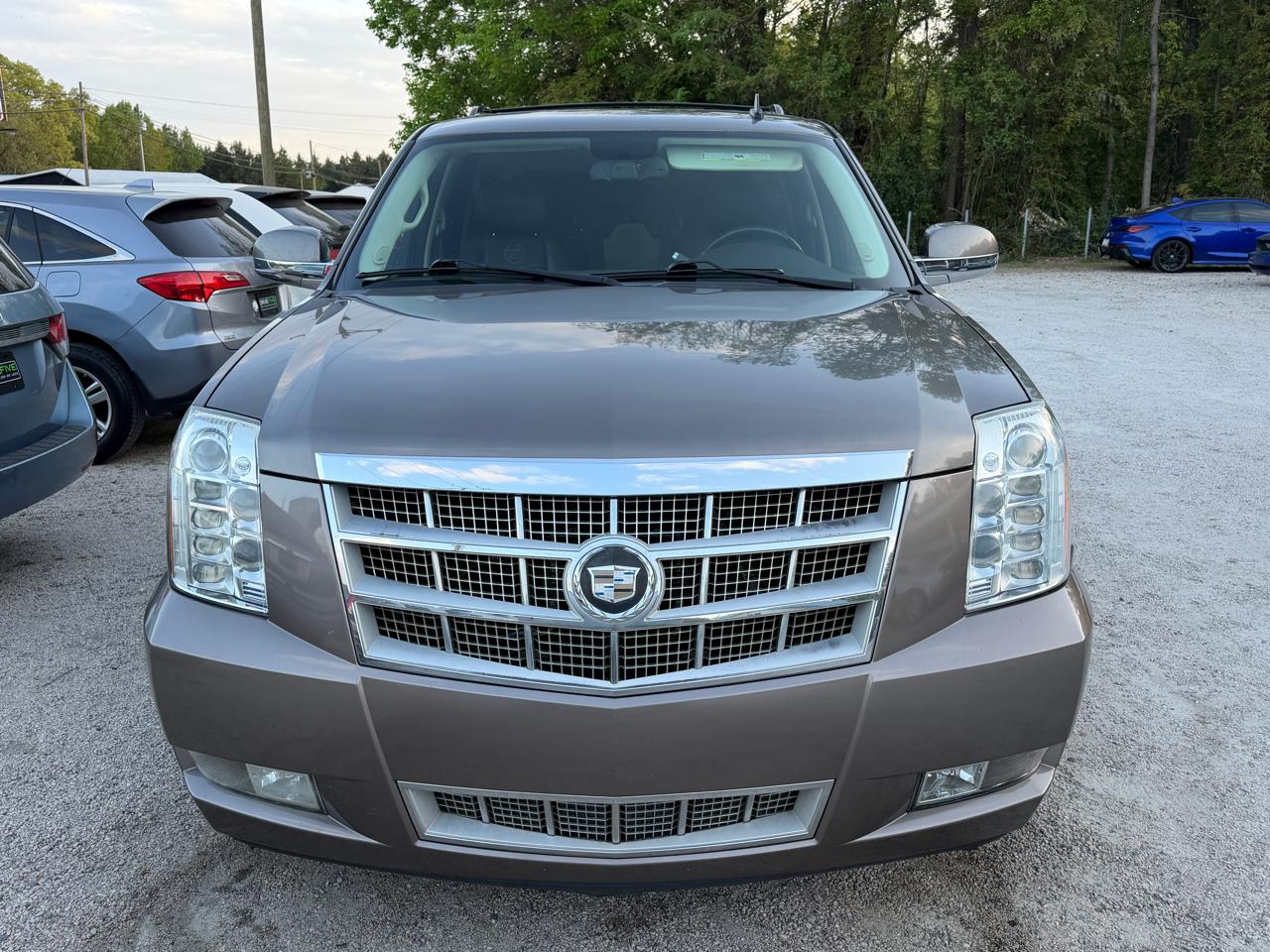 Cadillac Escalade AWD Platinum 2011