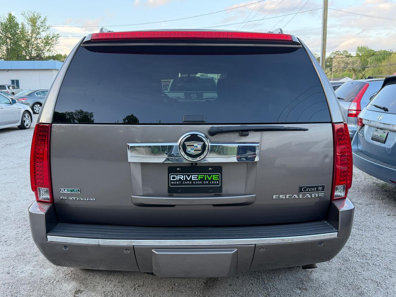 Cadillac Escalade AWD Platinum 2011