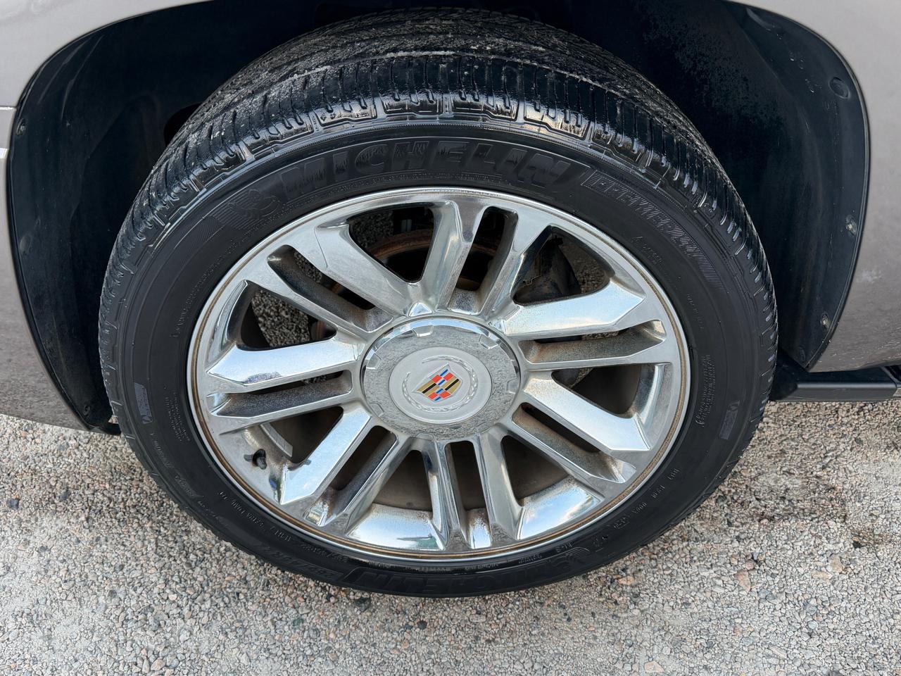 Cadillac Escalade AWD Platinum 2011