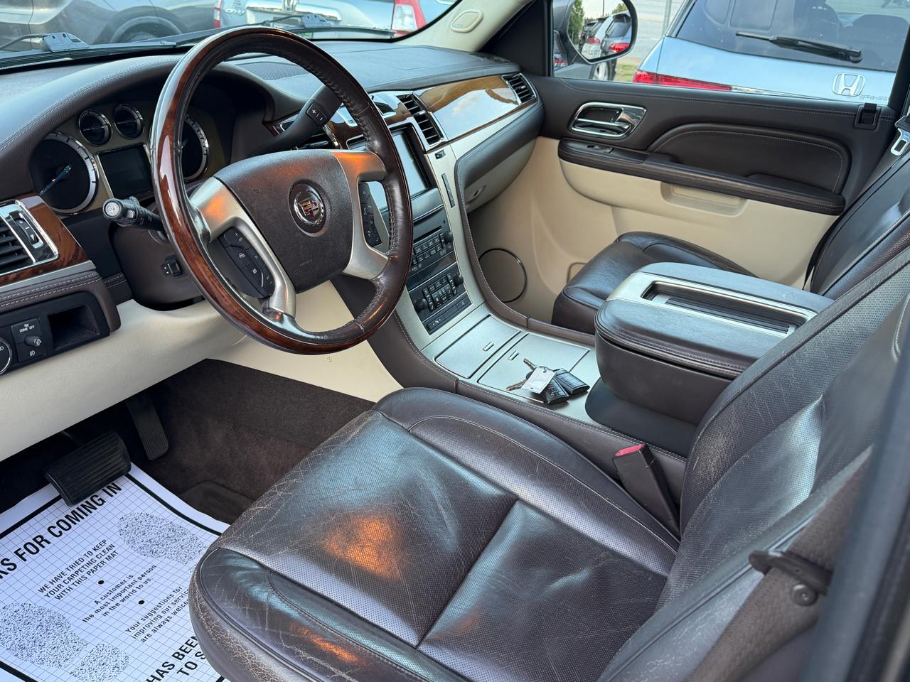 Cadillac Escalade AWD Platinum 2011