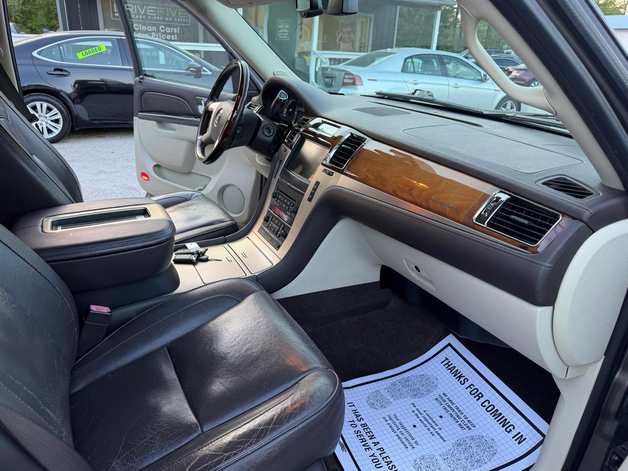 Cadillac Escalade AWD Platinum 2011