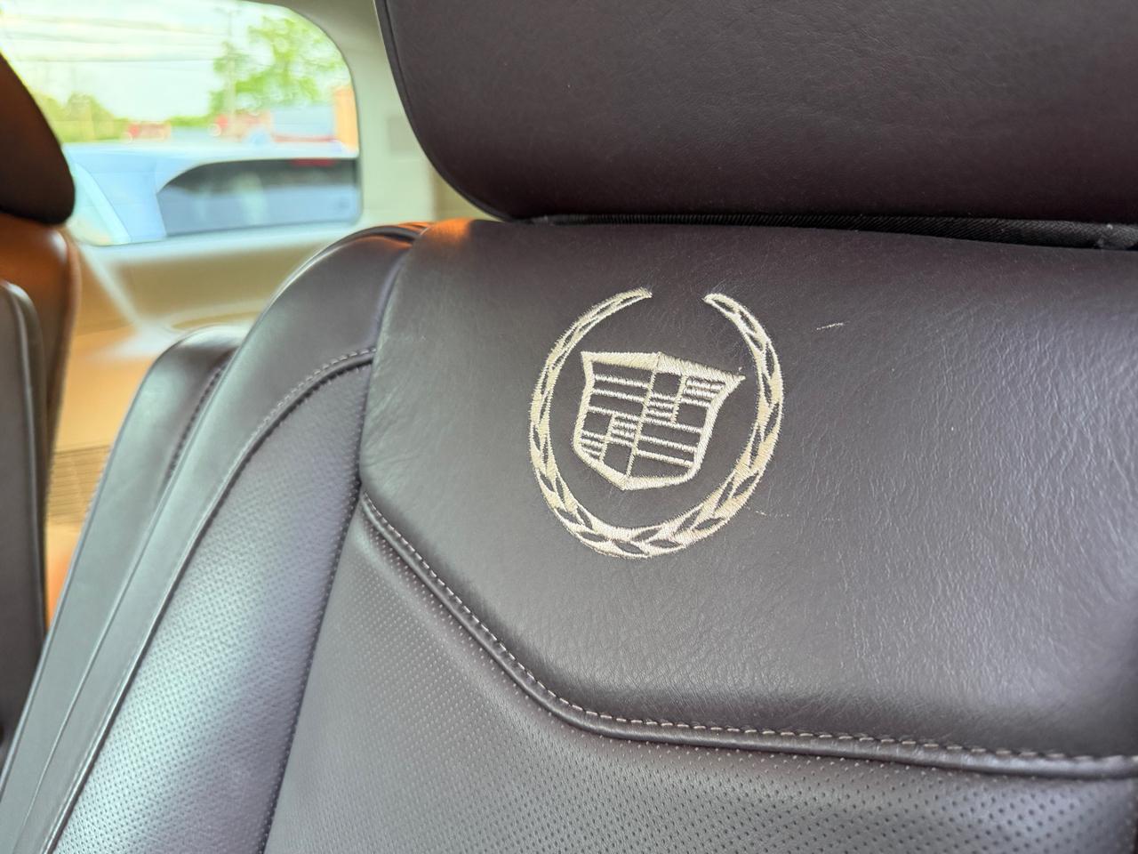 Cadillac Escalade AWD Platinum 2011