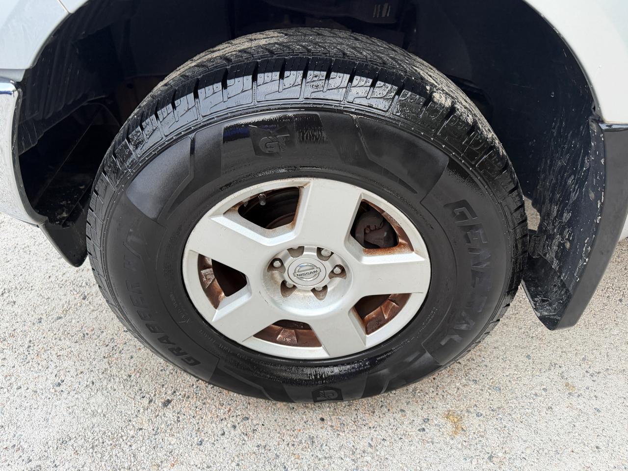 Nissan Frontier LE Crew Cab 2WD 2008