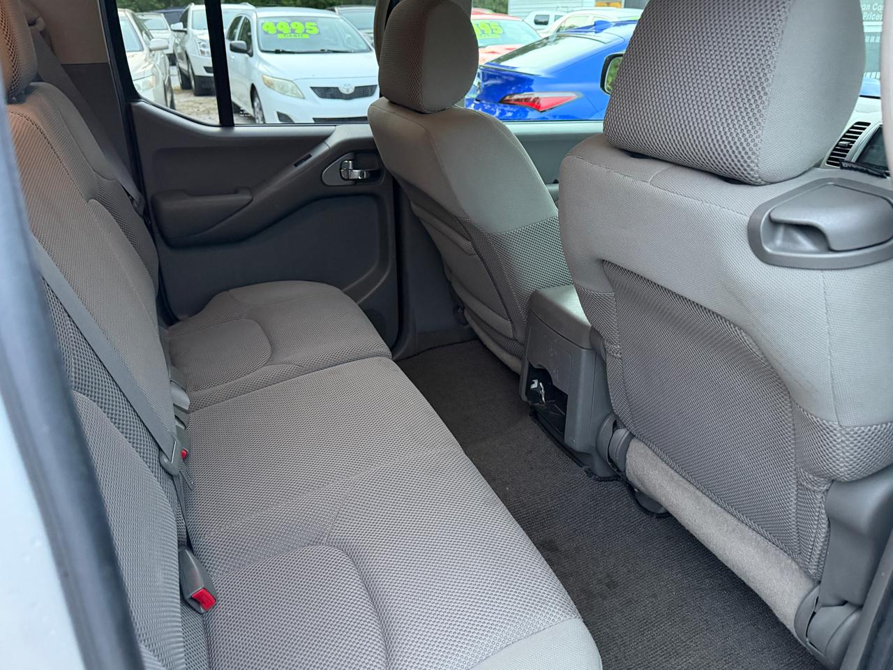 Nissan Frontier LE Crew Cab 2WD 2008