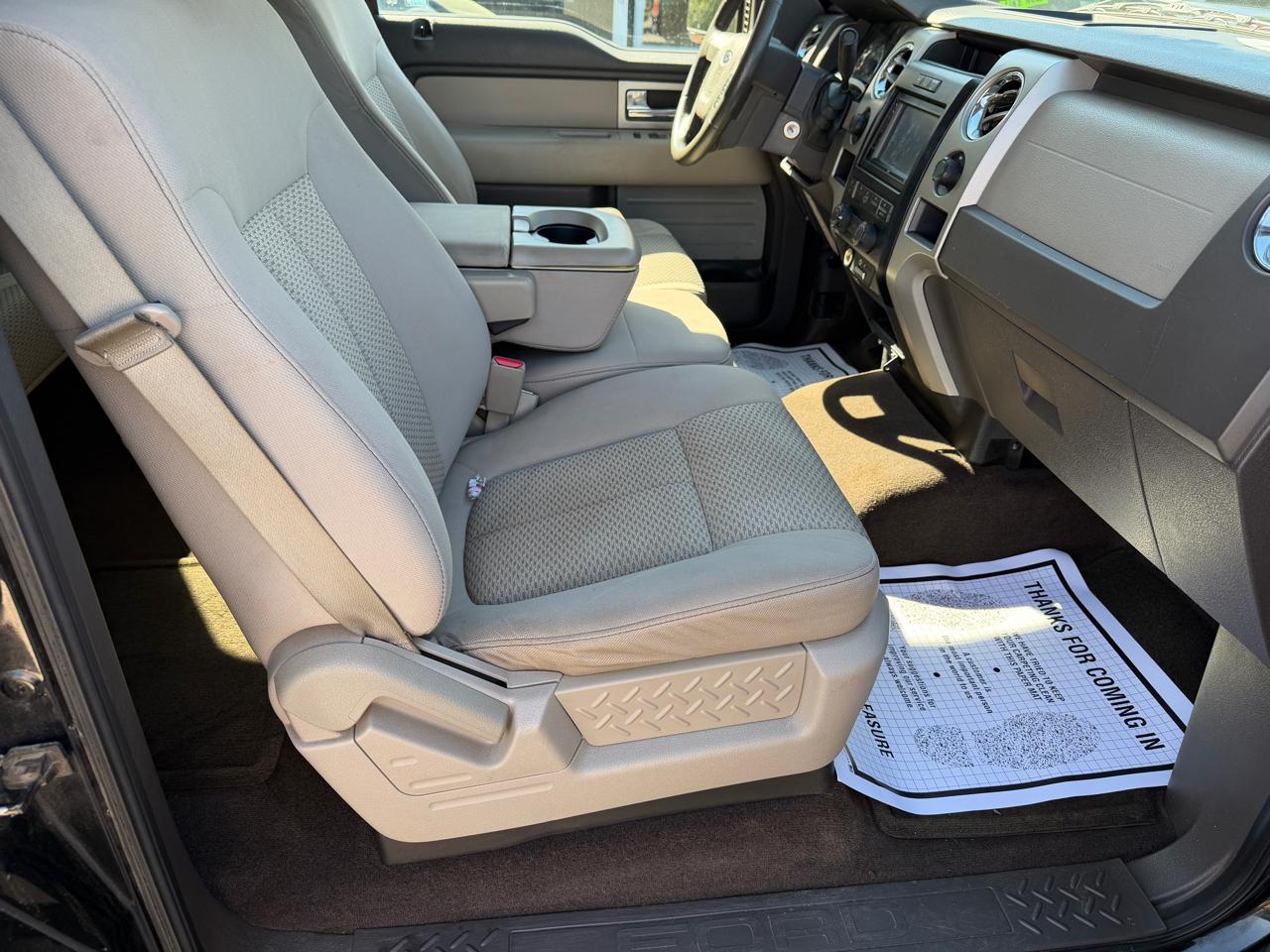 Ford F-150 4WD Reg Cab 145" XLT 2010