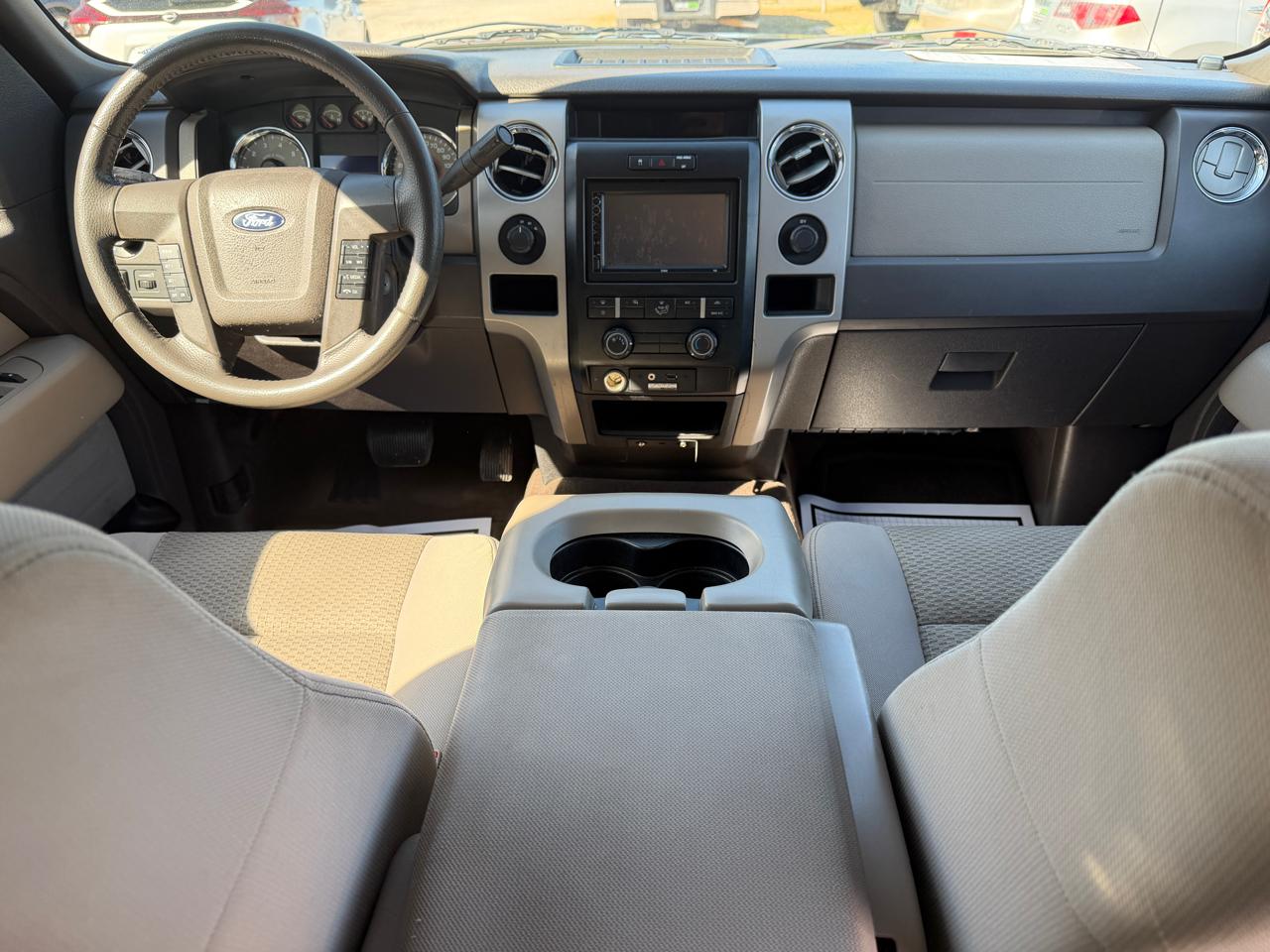 Ford F-150 4WD Reg Cab 145" XLT 2010