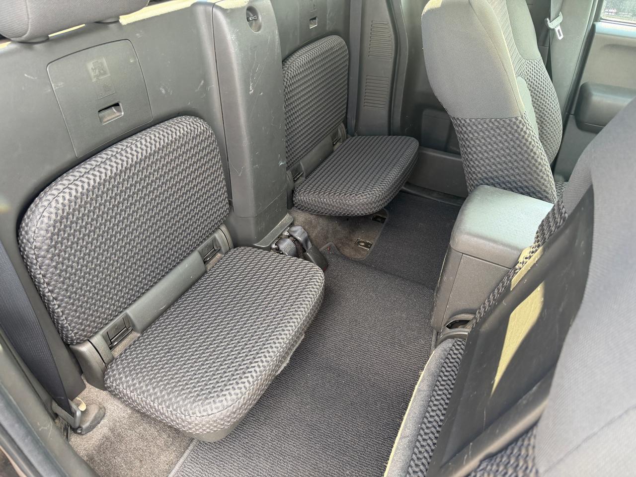 Nissan Frontier 2WD King Cab I4 Auto SV 2012