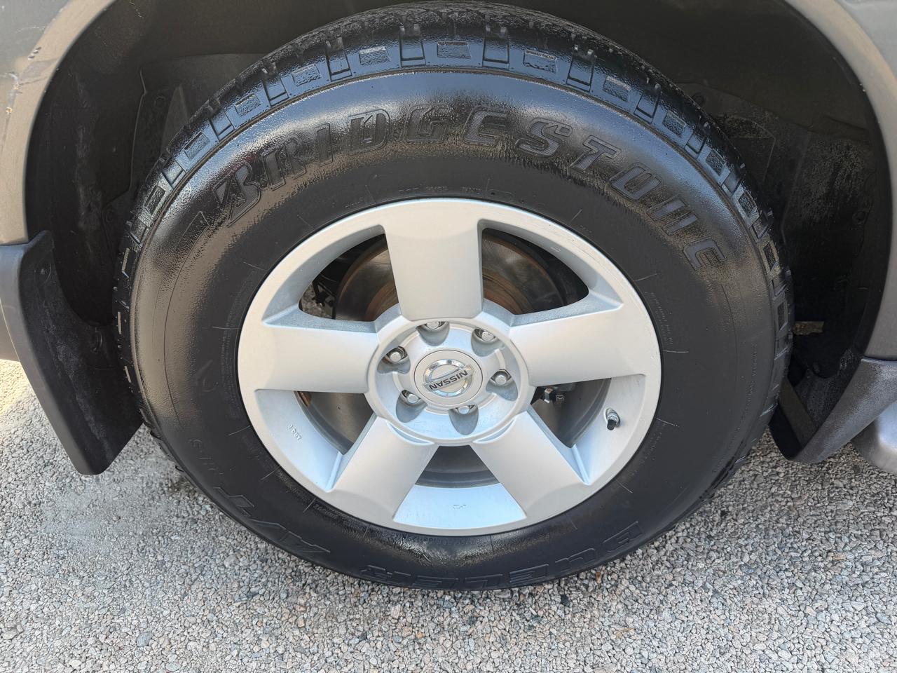 Nissan Armada SE 2WD 2005