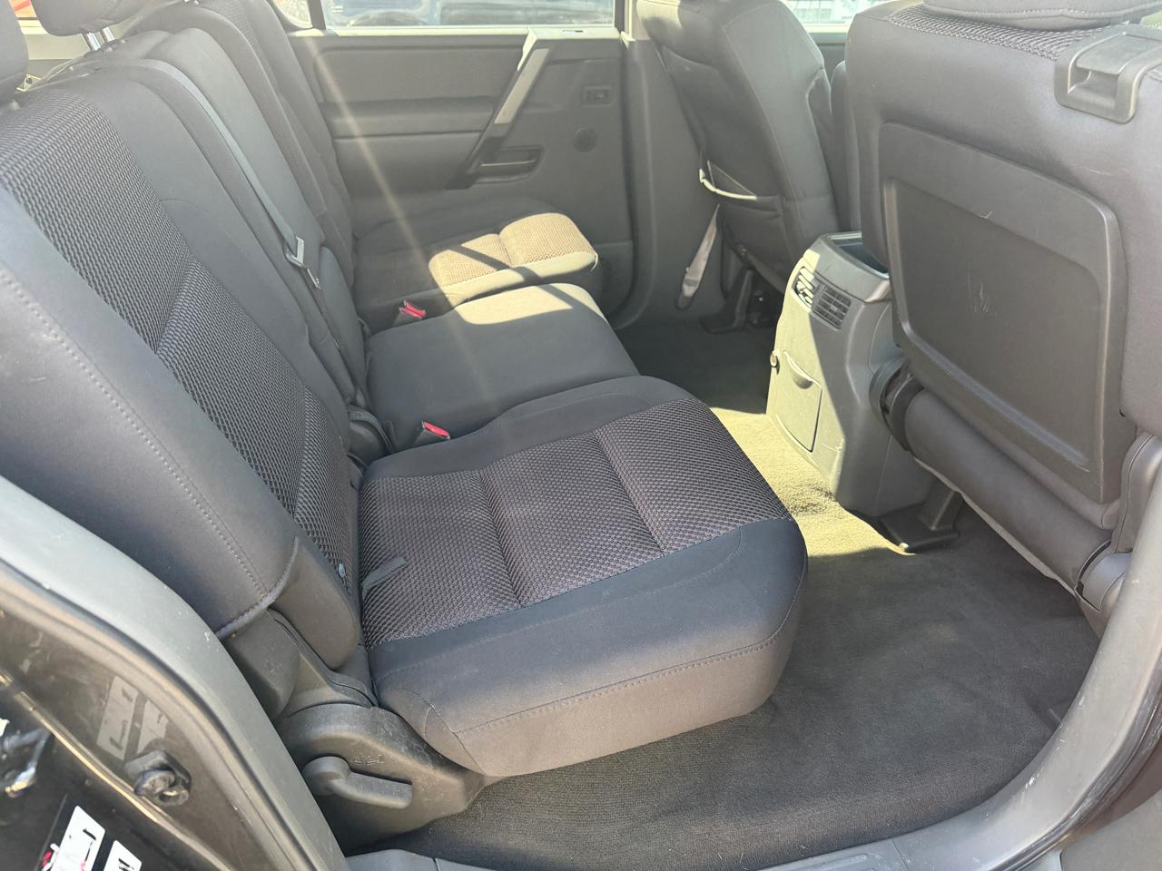 Nissan Armada SE 2WD 2005