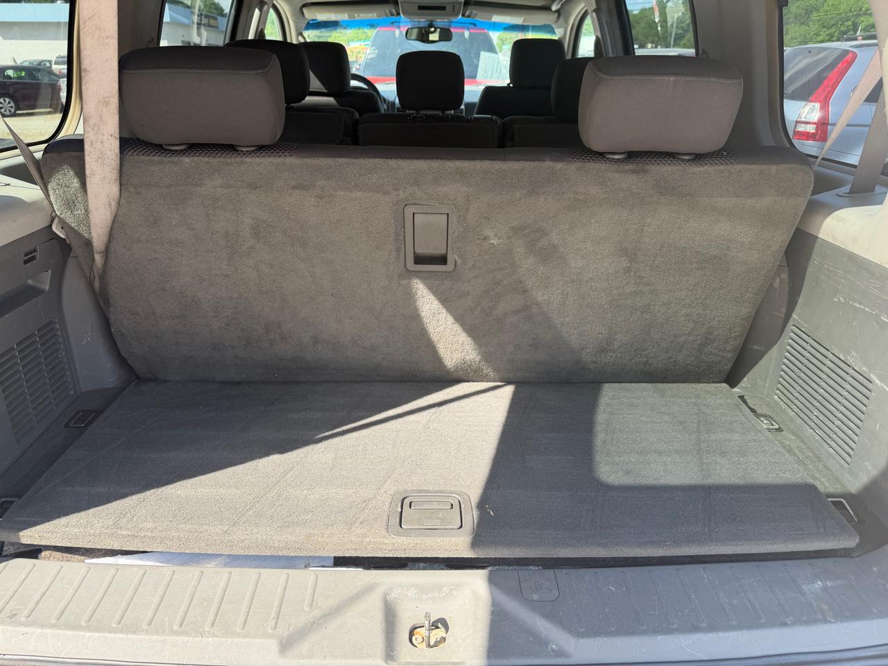 Nissan Armada SE 2WD 2005