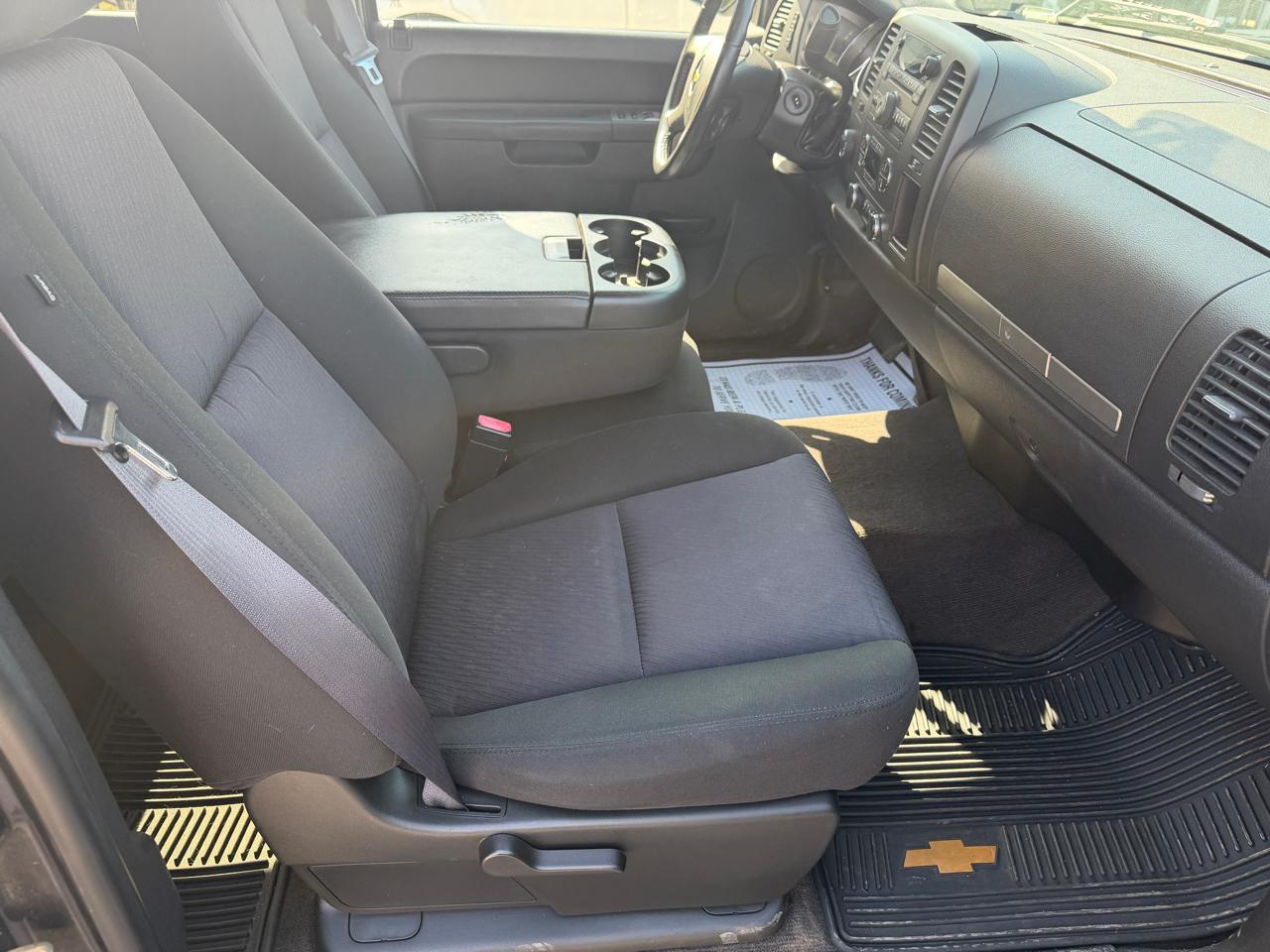 Chevrolet Silverado 1500 1LT Crew Cab 4WD 2011