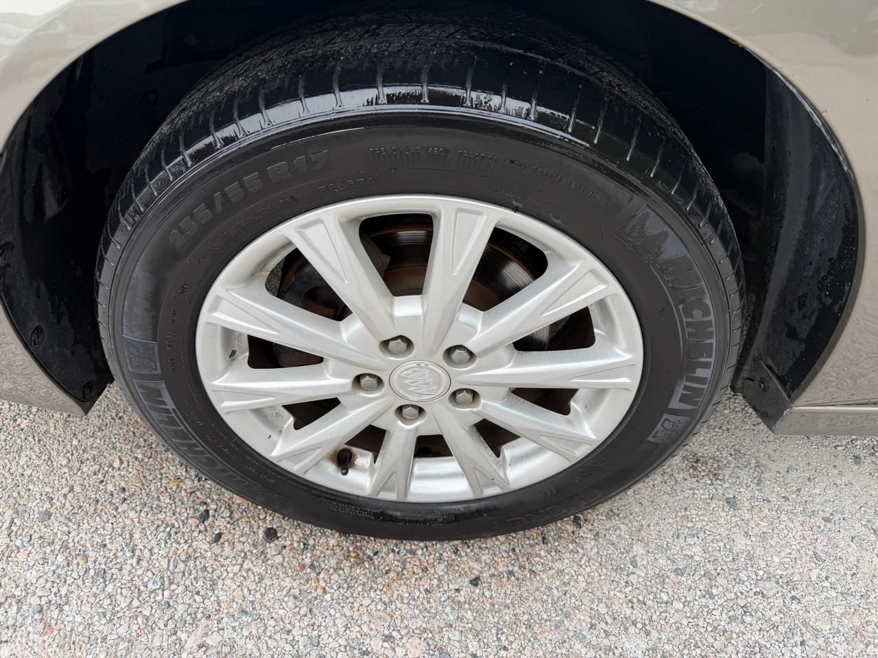 Buick Lucerne CXL 2010