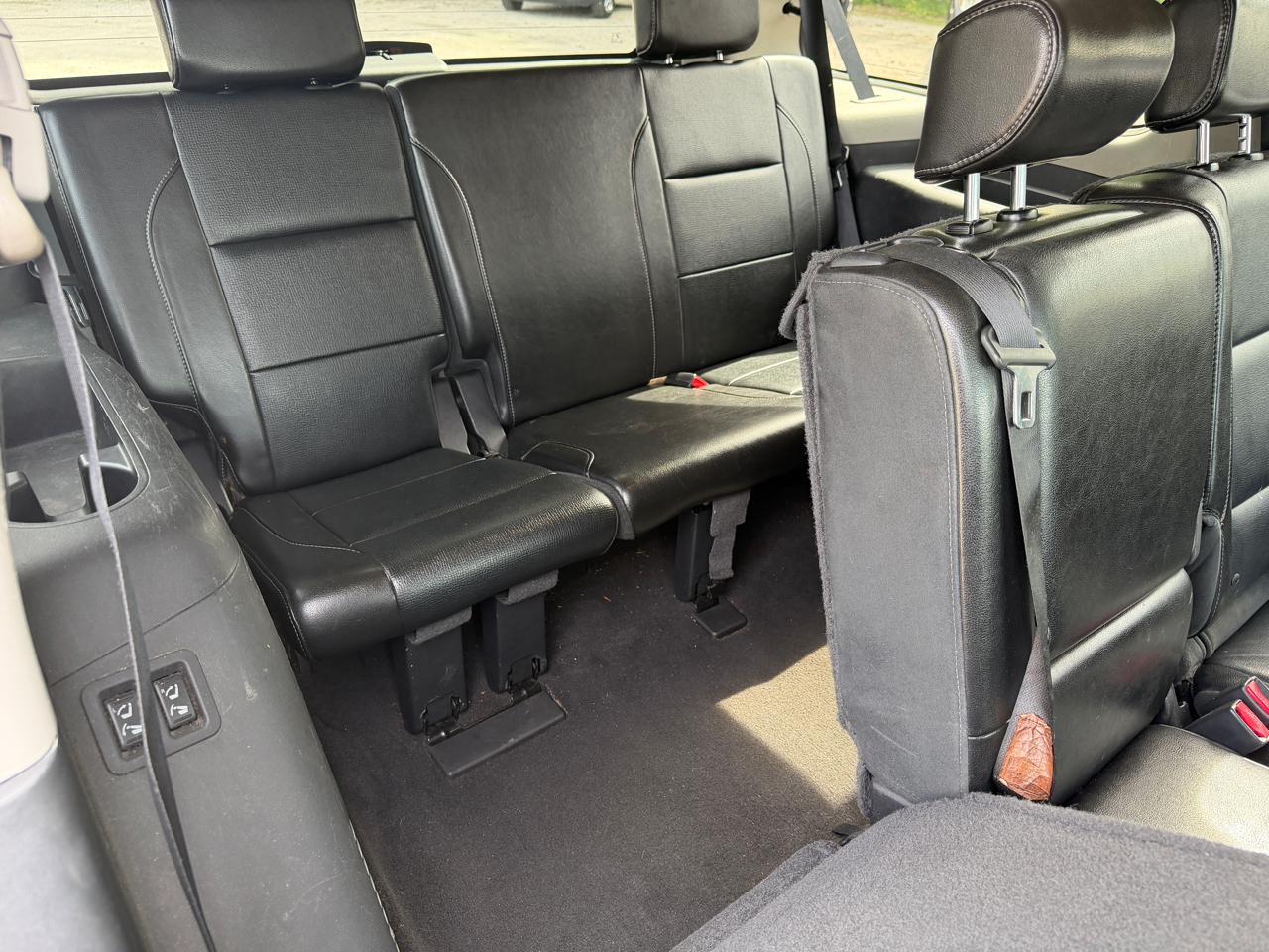 Nissan Armada SE 4WD 2010