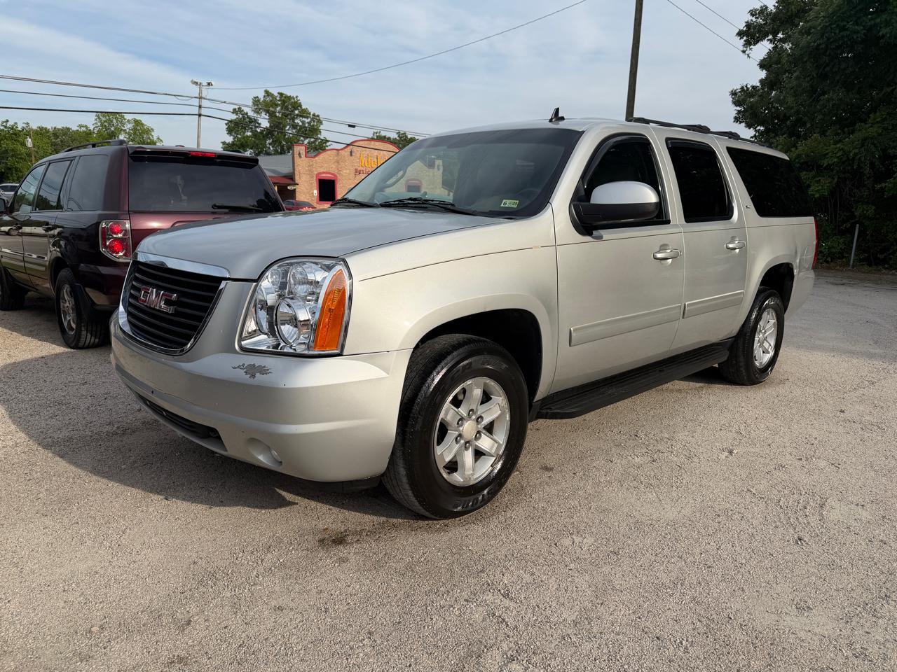 2011 GMC Yukon XL SLT-1 1/2 Ton 4WD