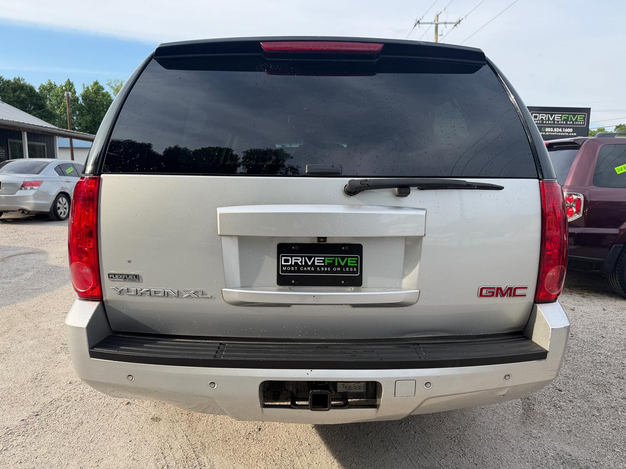 GMC Yukon XL SLT-1 1/2 Ton 4WD 2011