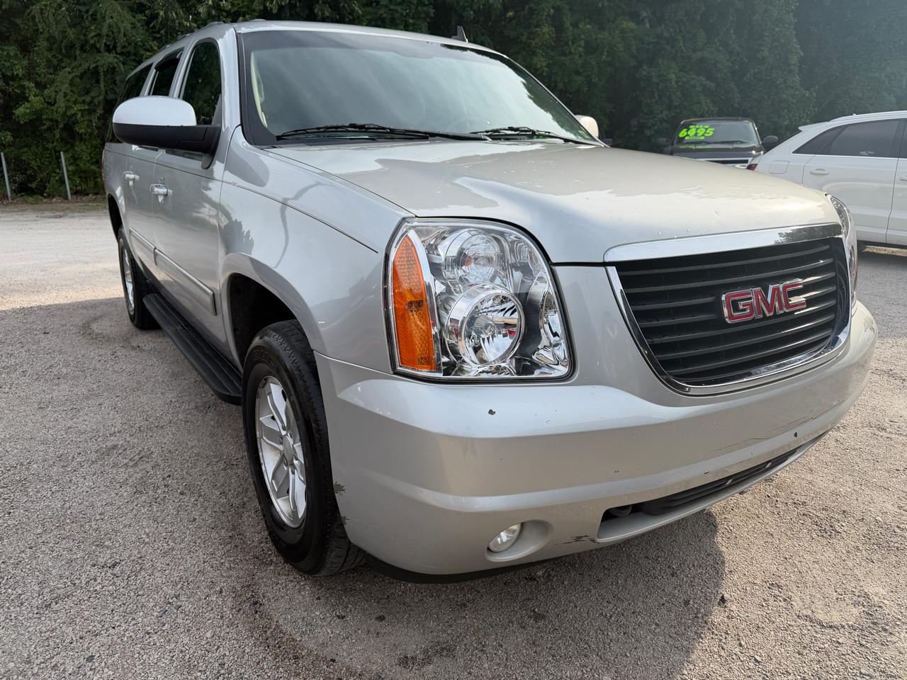 GMC Yukon XL SLT-1 1/2 Ton 4WD 2011