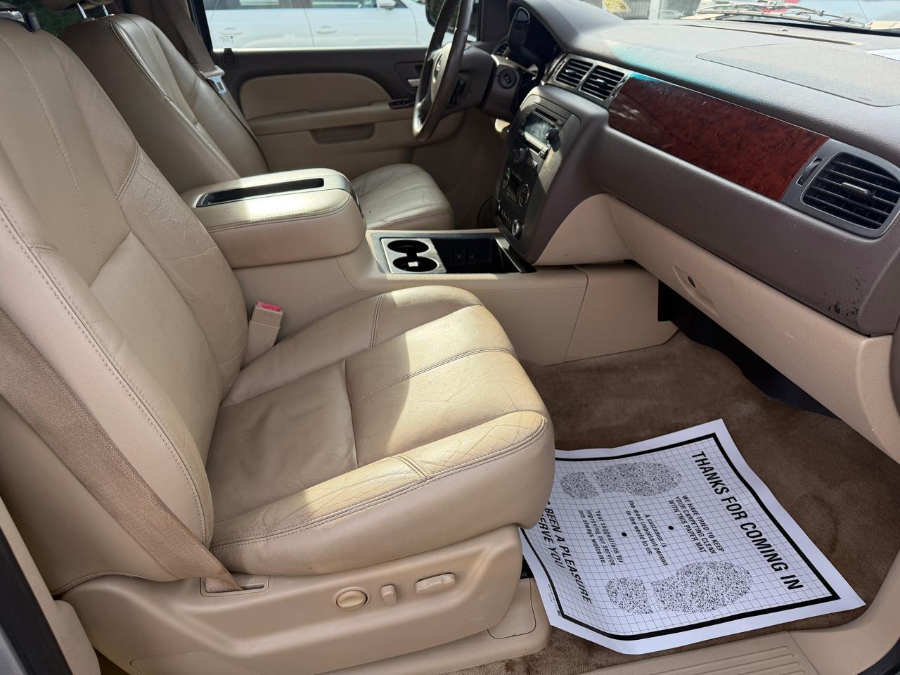 GMC Yukon XL SLT-1 1/2 Ton 4WD 2011