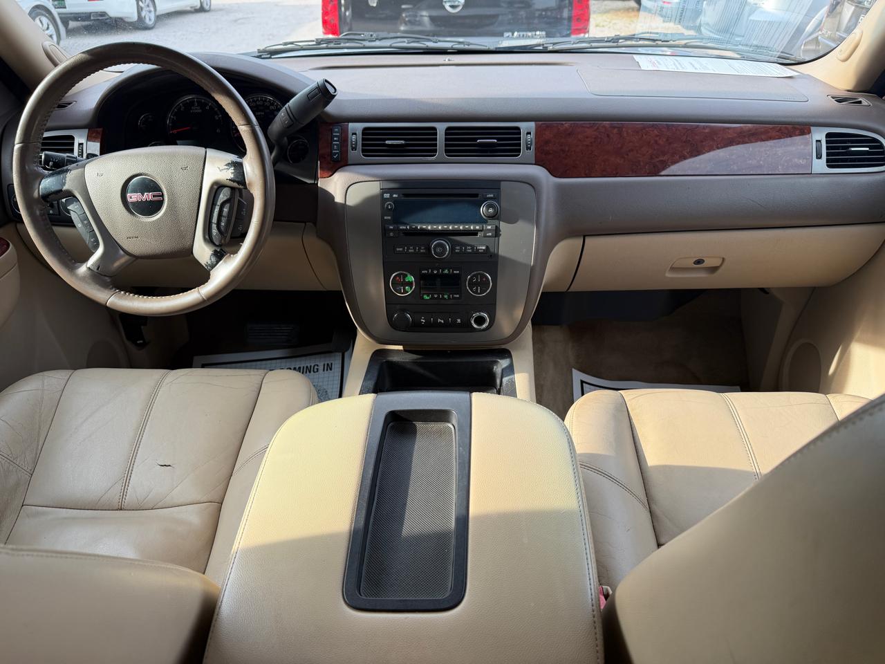 GMC Yukon XL SLT-1 1/2 Ton 4WD 2011