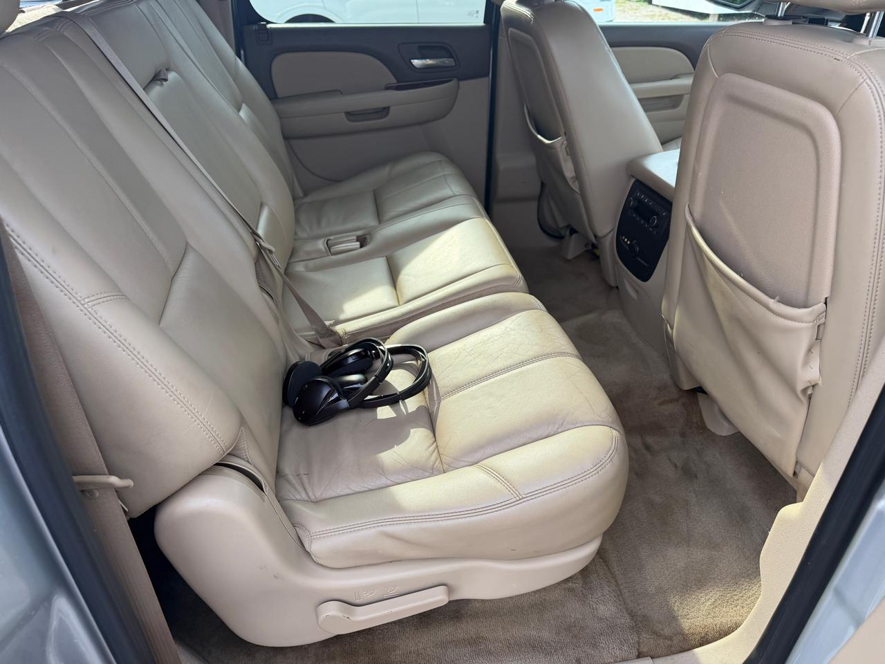 GMC Yukon XL SLT-1 1/2 Ton 4WD 2011