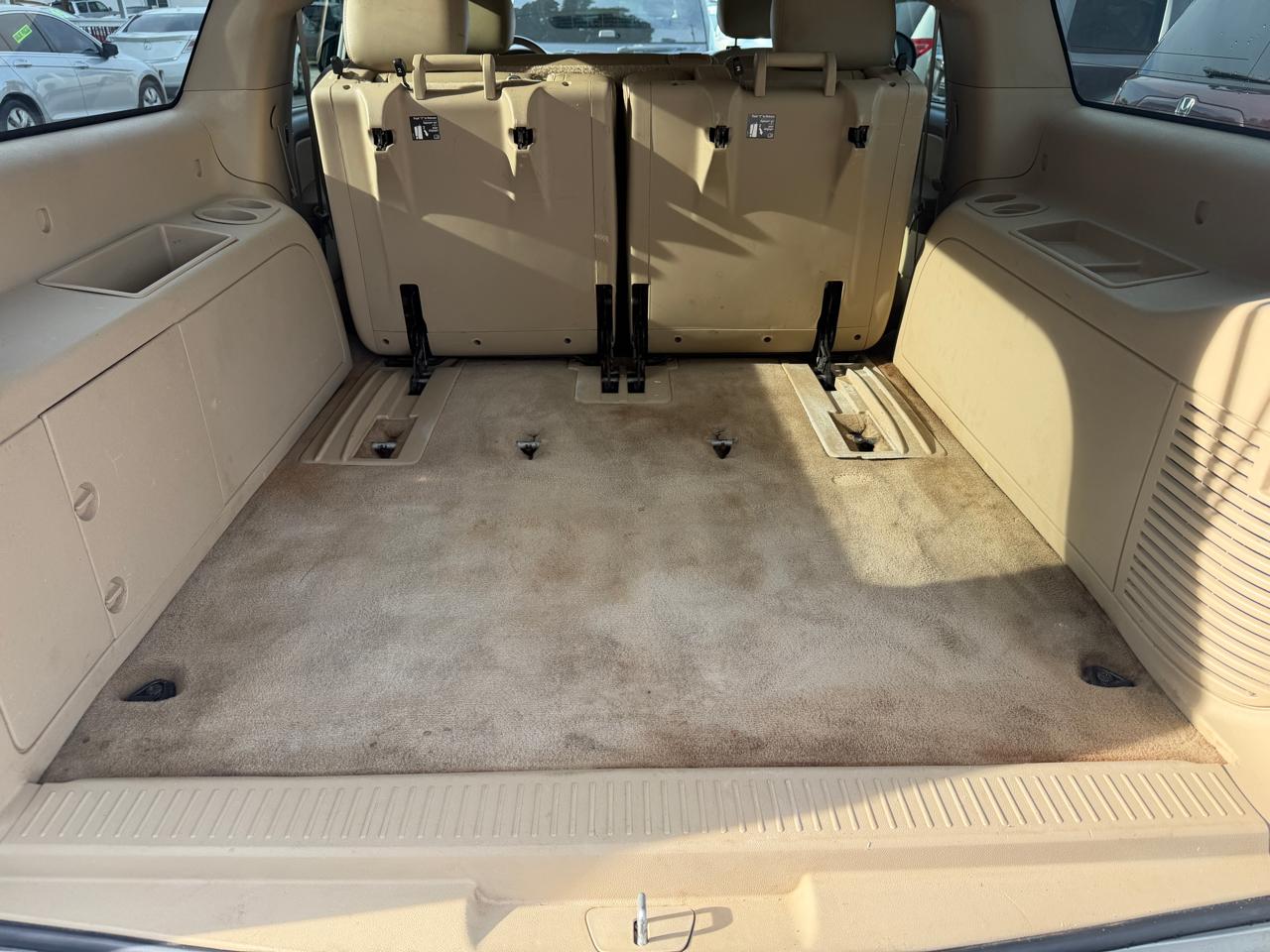 GMC Yukon XL SLT-1 1/2 Ton 4WD 2011