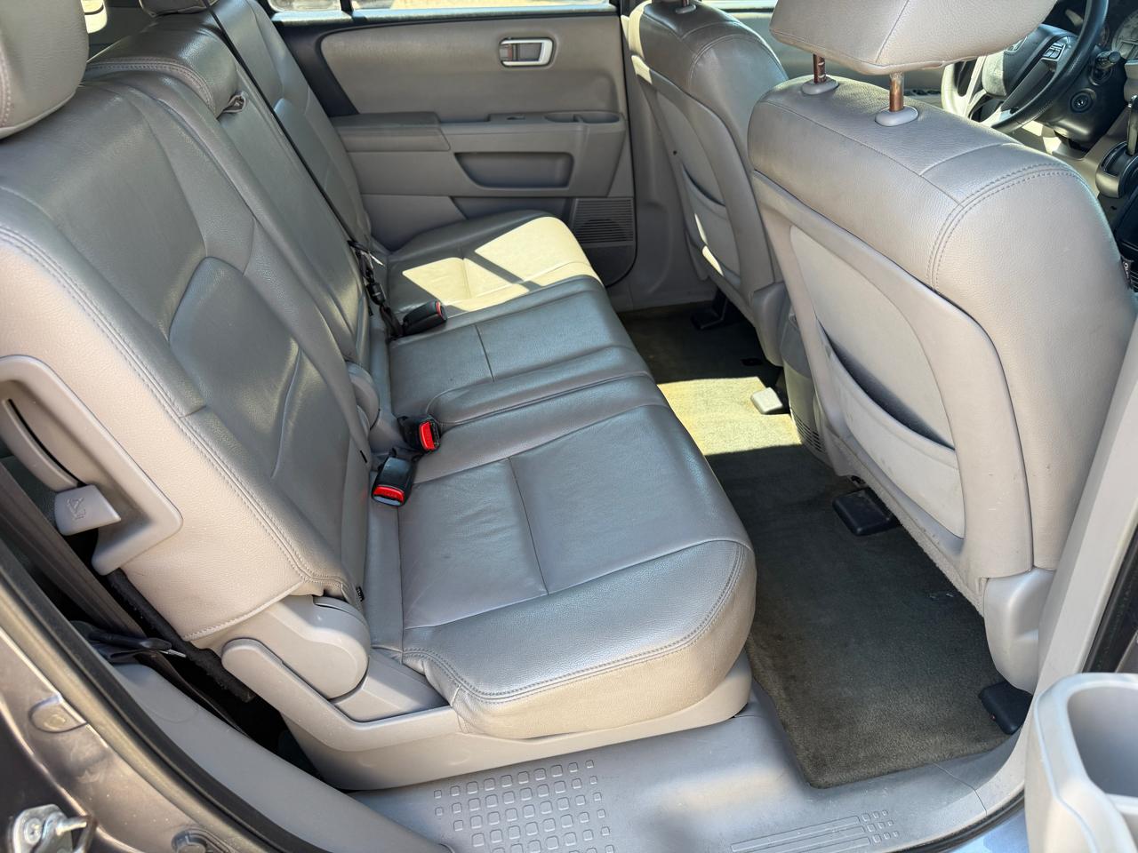 Honda Pilot LX 2WD 5-Spd AT 2014