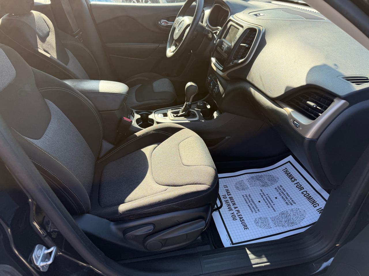 Jeep Cherokee Sport 4WD 2015