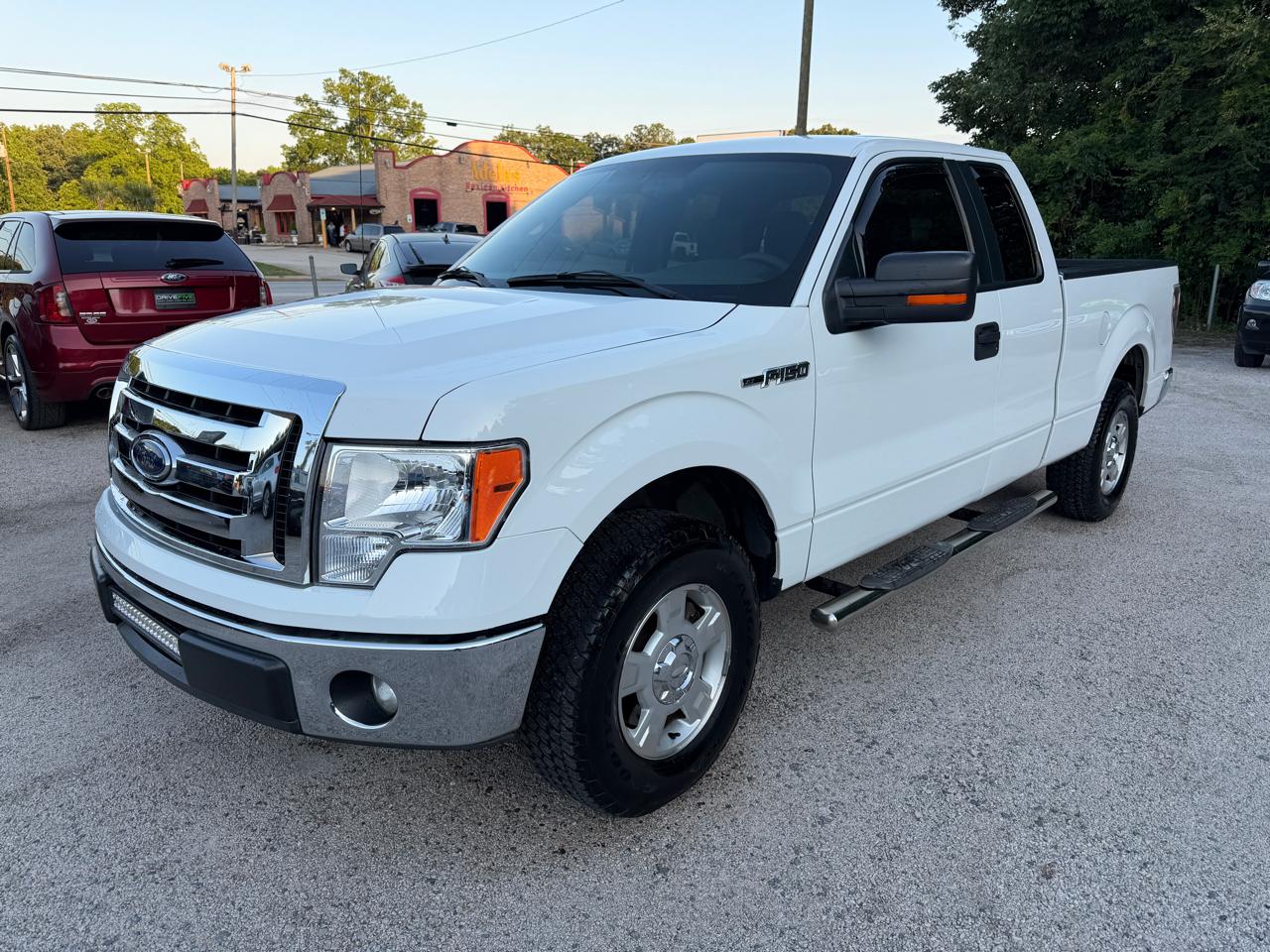 2011 Ford F-150 2WD Reg Cab 145" XLT