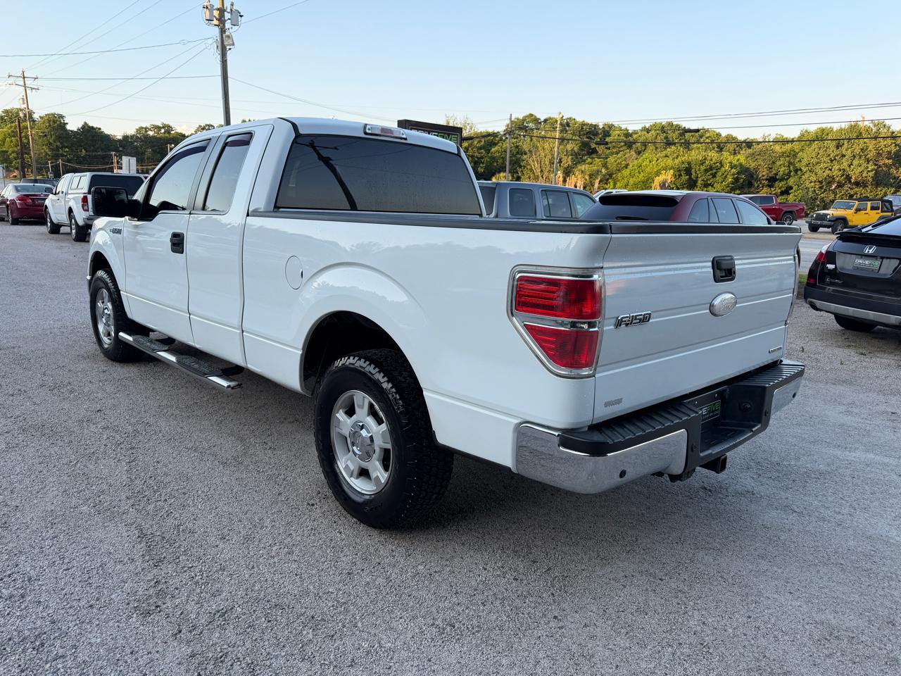 Ford F-150 2WD Reg Cab 145" XLT 2011