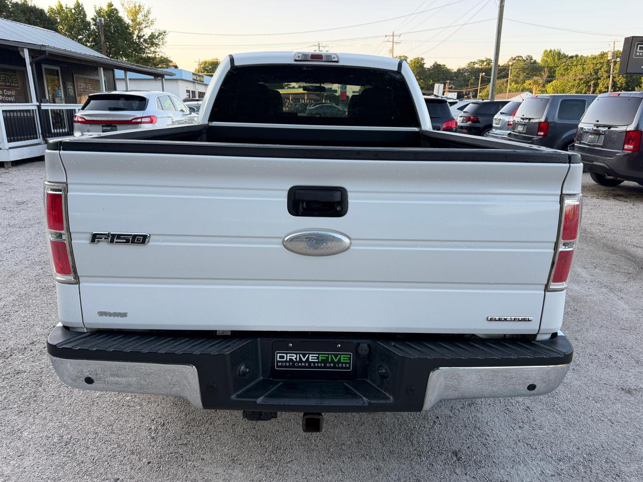 Ford F-150 2WD Reg Cab 145" XLT 2011