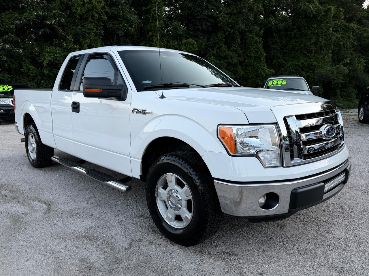 Ford F-150 2WD Reg Cab 145" XLT 2011