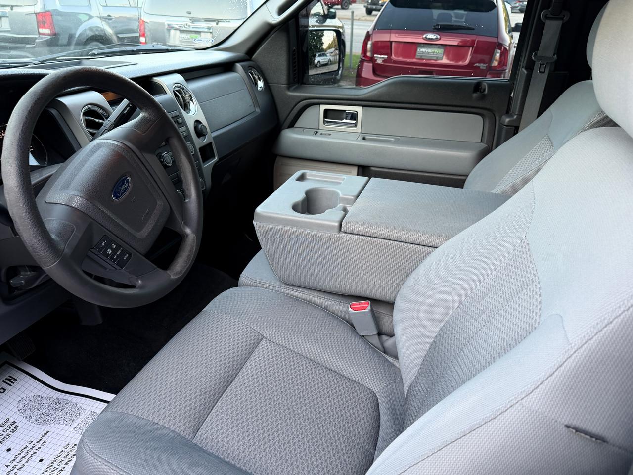 Ford F-150 2WD Reg Cab 145" XLT 2011