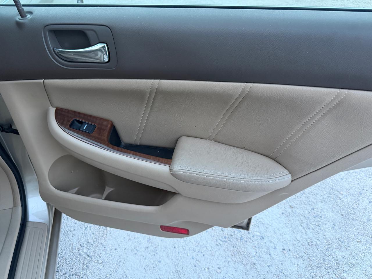 Honda Accord EX Sedan AT w/ Leather and XM Radio 2006