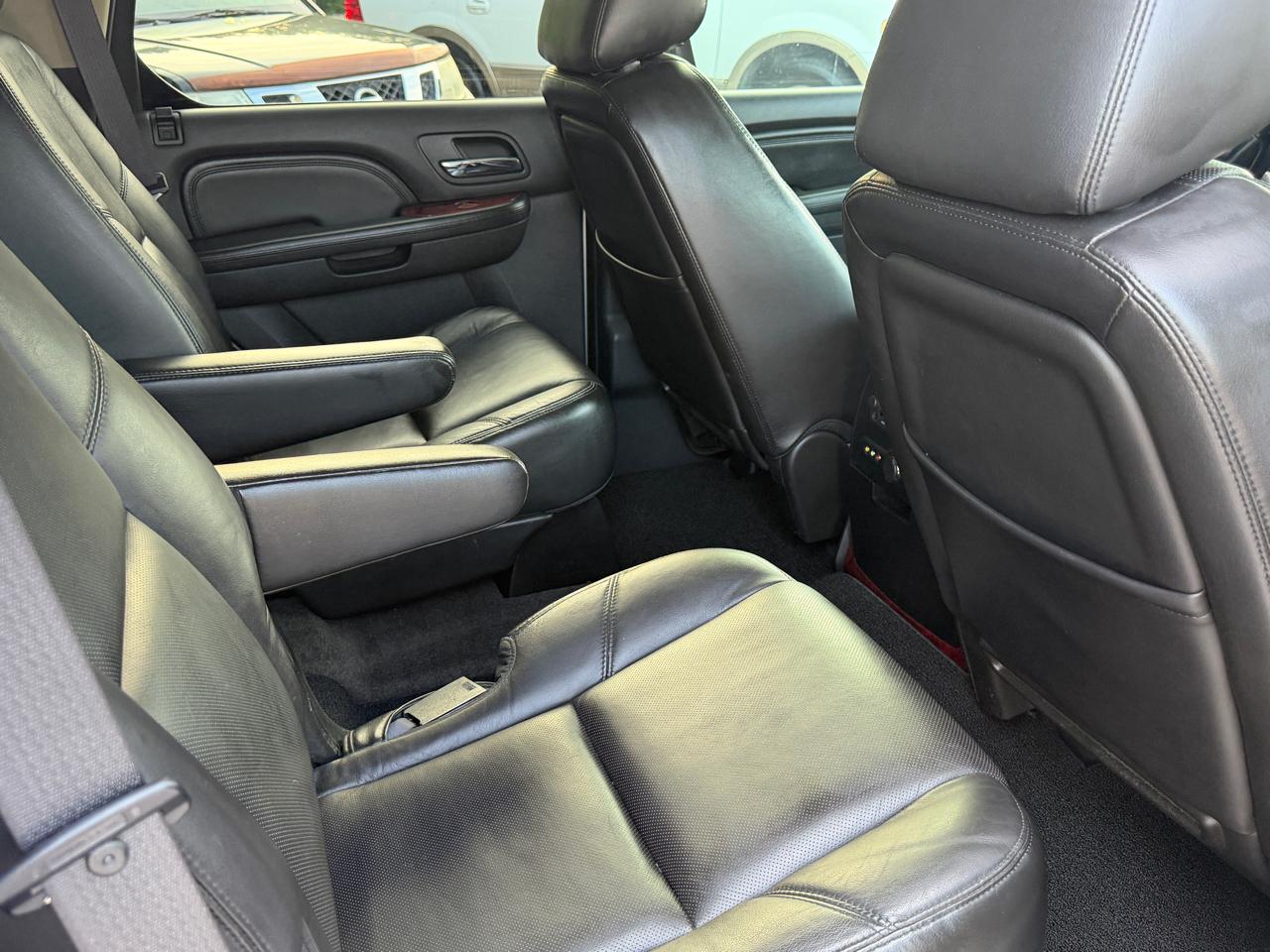 Cadillac Escalade AWD Luxury 2010