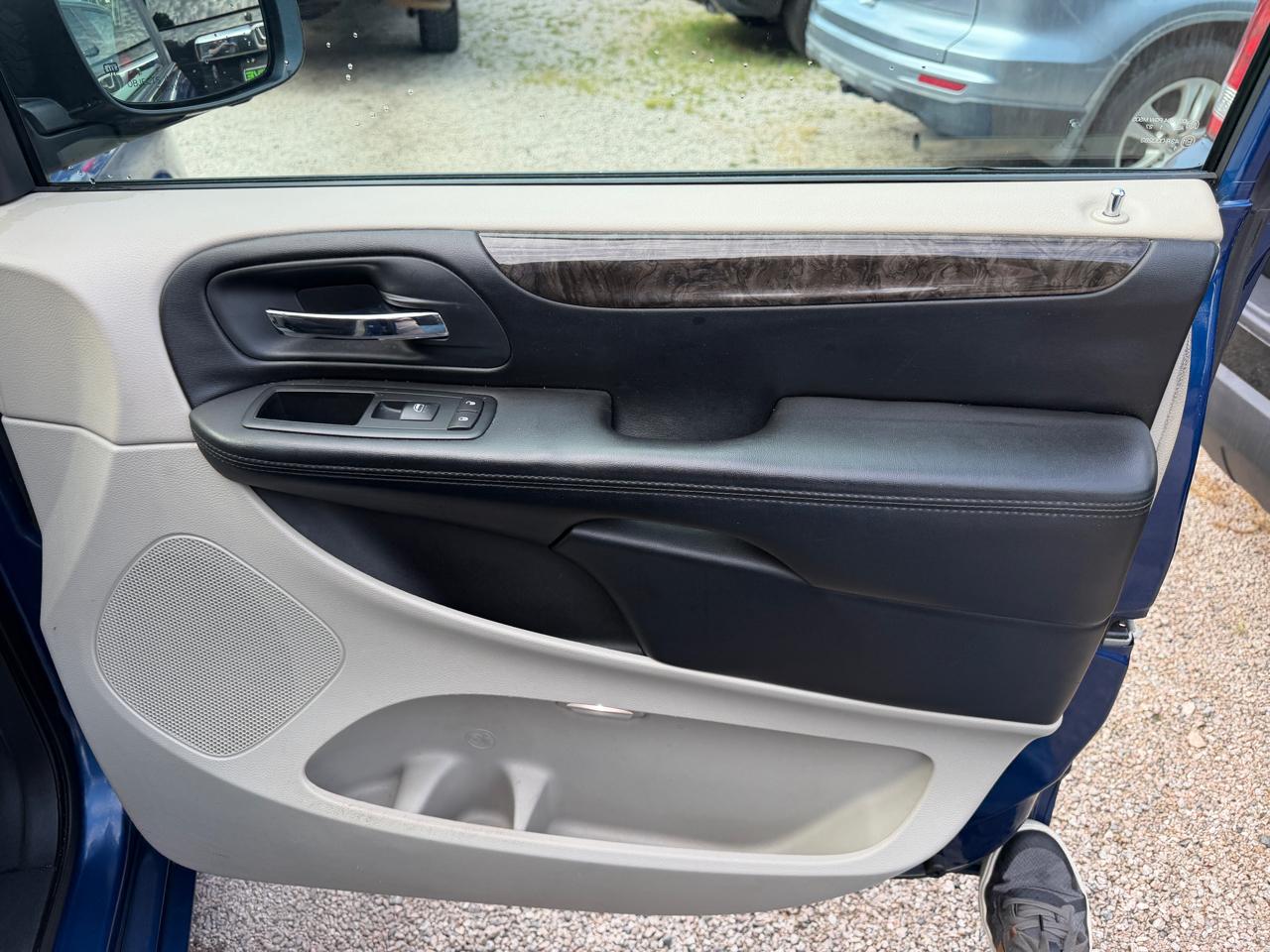 Dodge Grand Caravan Crew 2011
