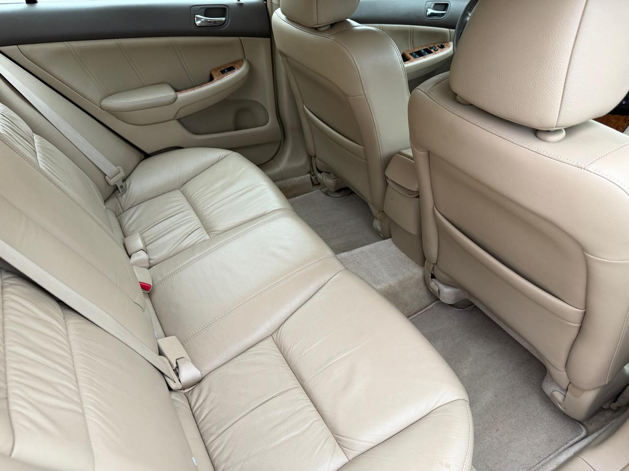 Honda Accord EX V-6 Sedan AT with Navigation System and XM Radi 2005
