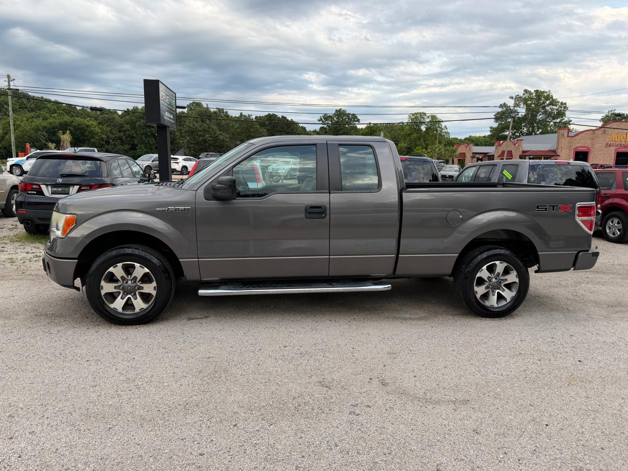 Ford F-150 2WD SuperCab 145" STX 2013